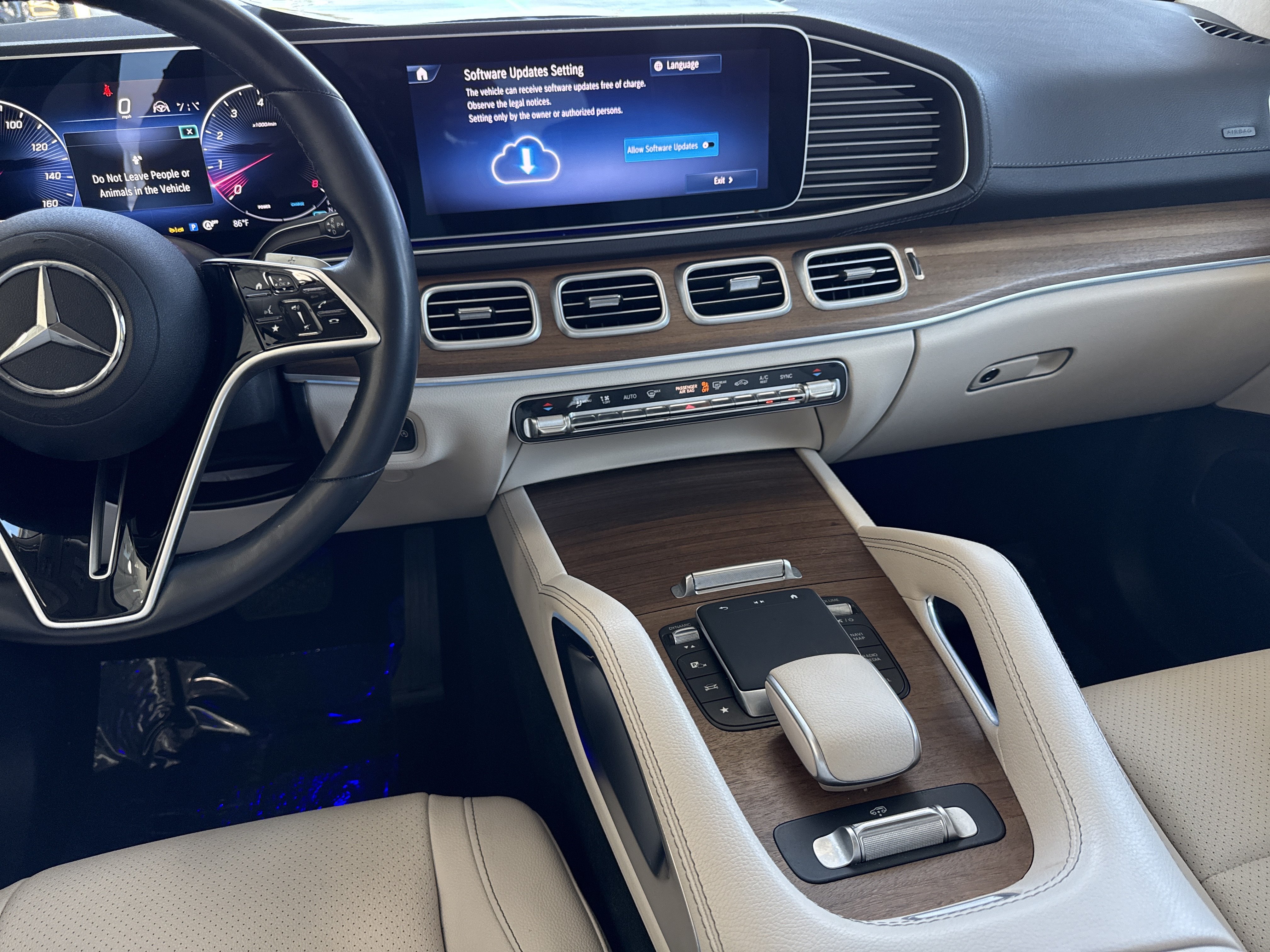 Used 2024 Mercedes-Benz GLS 450 4MATIC image 39