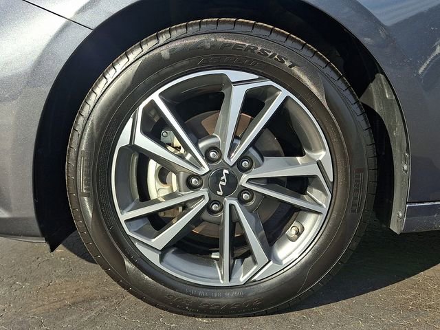 Used 2023 Kia Forte LXS image 8