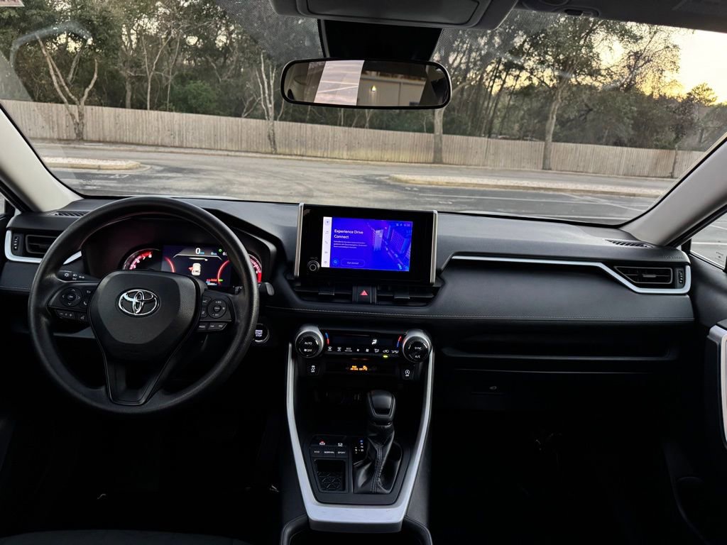 Used 2024 Toyota RAV4 XLE image 27