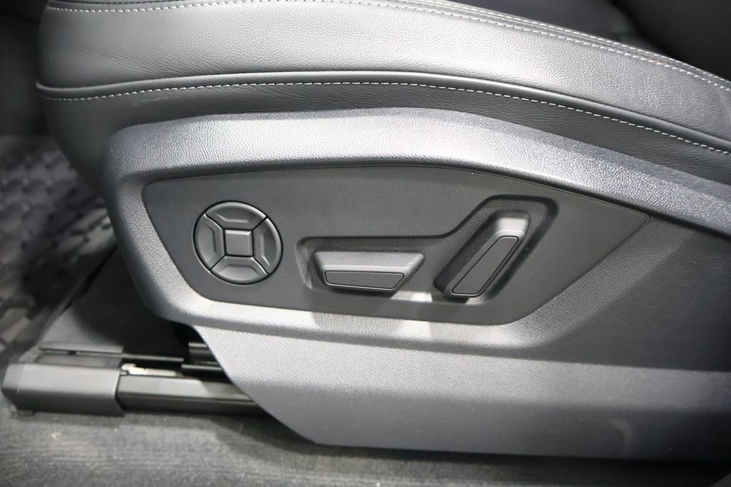 Used 2025 Audi Q8 Premium Plus w/ Premium Plus Package AWD/4WD image 14