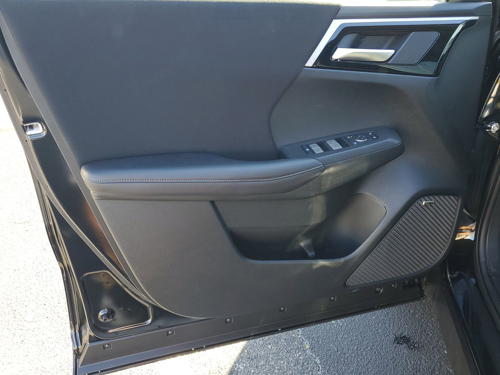 New 2026 Mitsubishi Outlander ES image 8