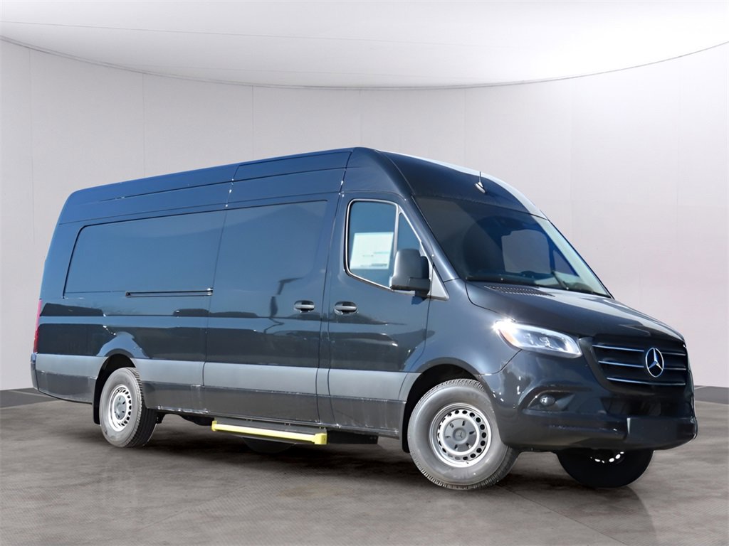 Used 2024 Mercedes-Benz Sprinter 2500 image 1