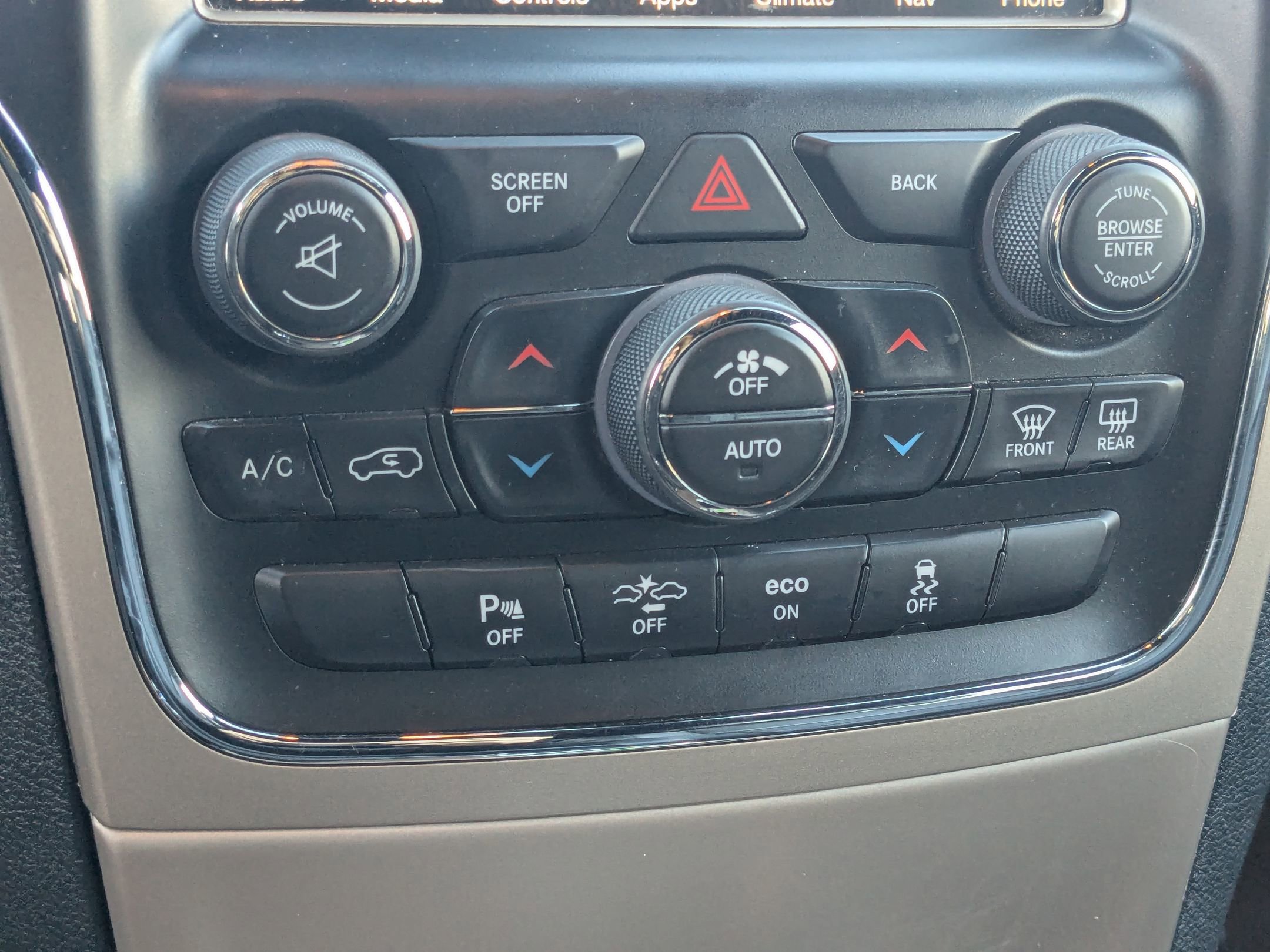 Used 2015 Jeep Grand Cherokee Summit w/ Platinum Series Group image 23