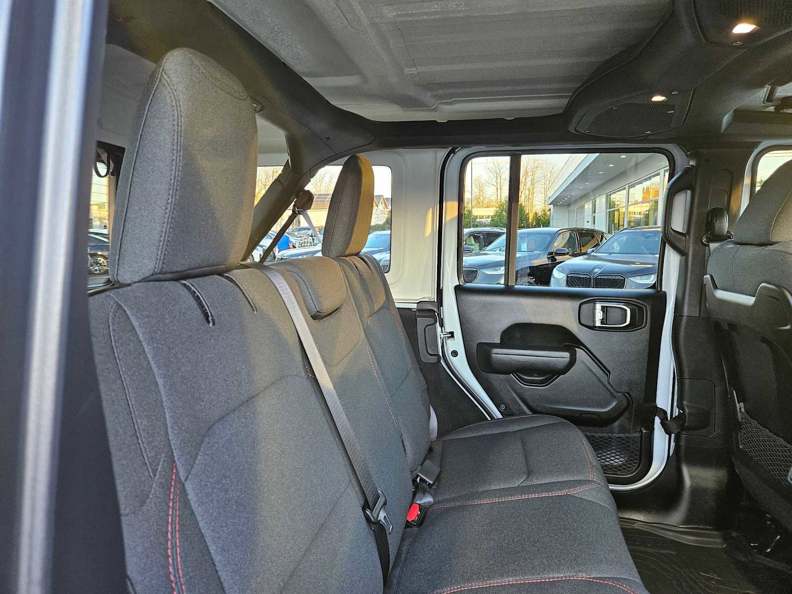 Used 2025 Jeep Wrangler Unlimited Rubicon w/ Technology Group image 15