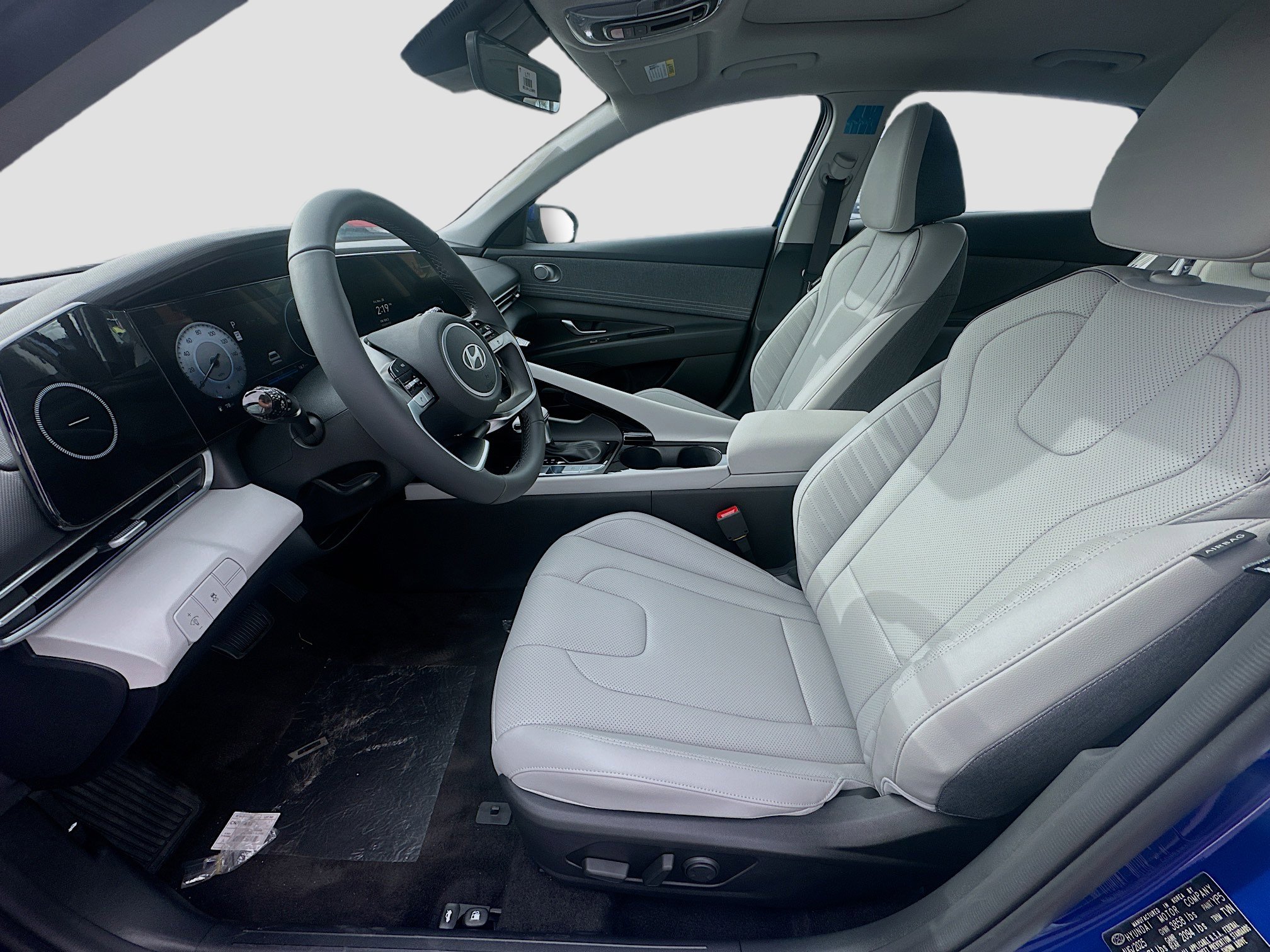 New 2025 Hyundai Elantra Limited w/ Cargo Package image 16