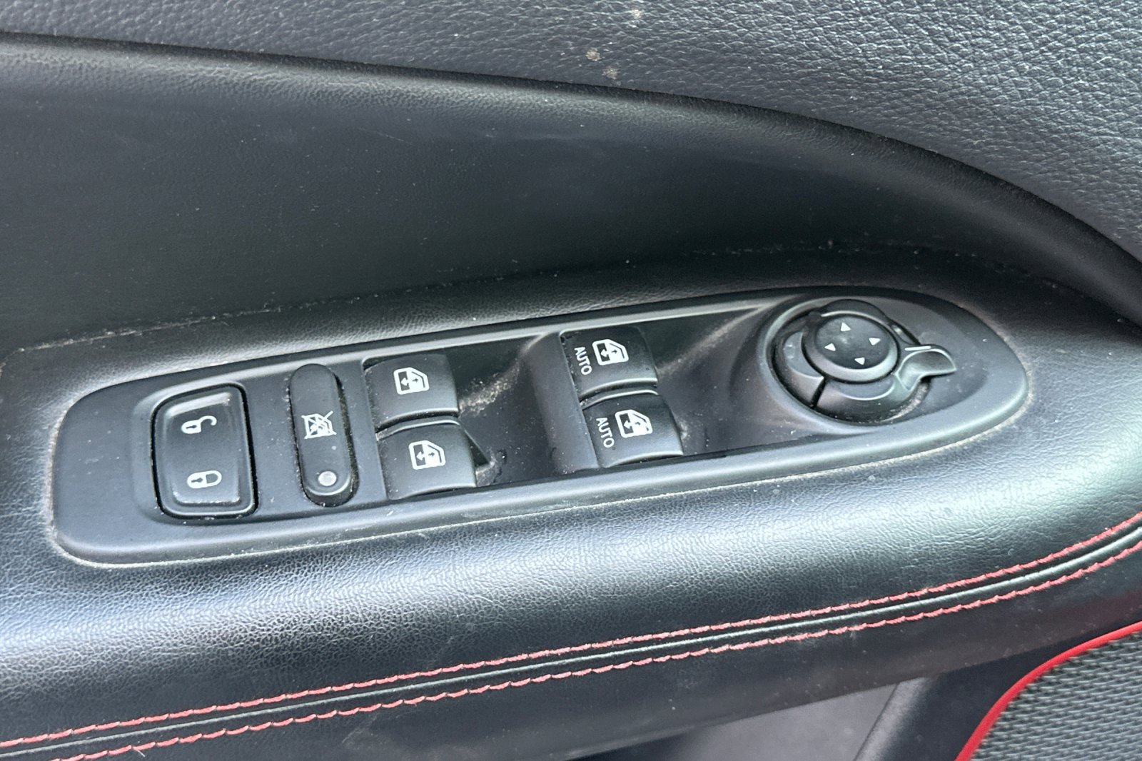 Used 2018 Jeep Compass Trailhawk image 12