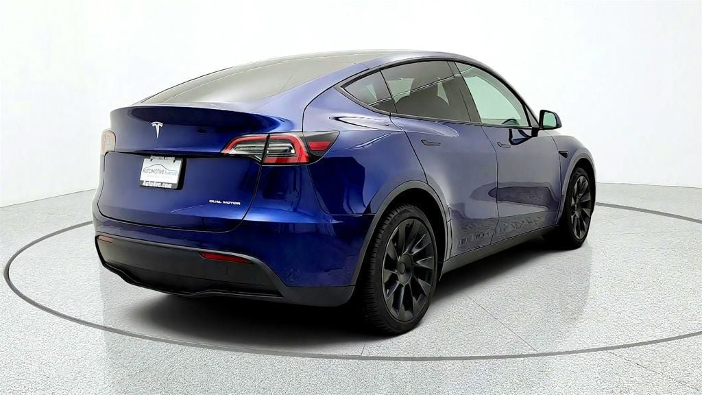 Used 2022 Tesla Model Y Long Range AWD/4WD image 5