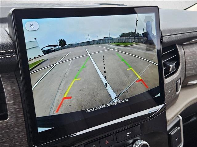 Used 2024 Ford Expedition Limited image 13