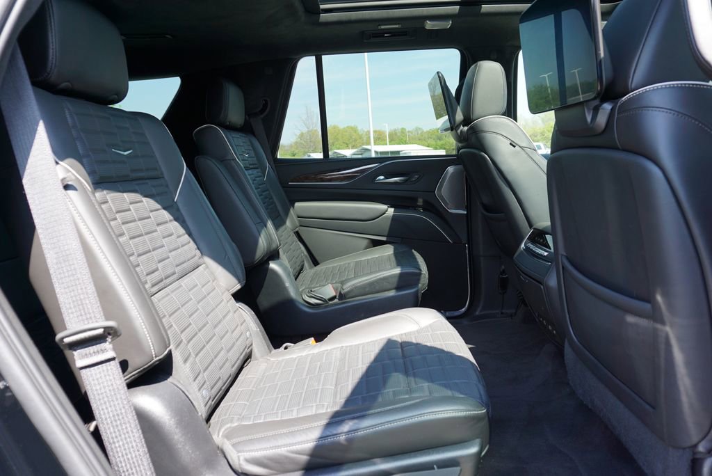 Used 2022 Cadillac Escalade Sport Platinum w/ LPO, ONYX Package image 41