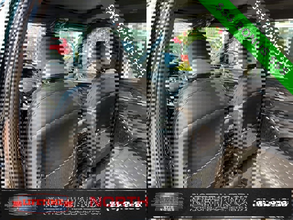 New 2025 Jeep Grand Cherokee L Limited w/ Black Appearance Package image 17