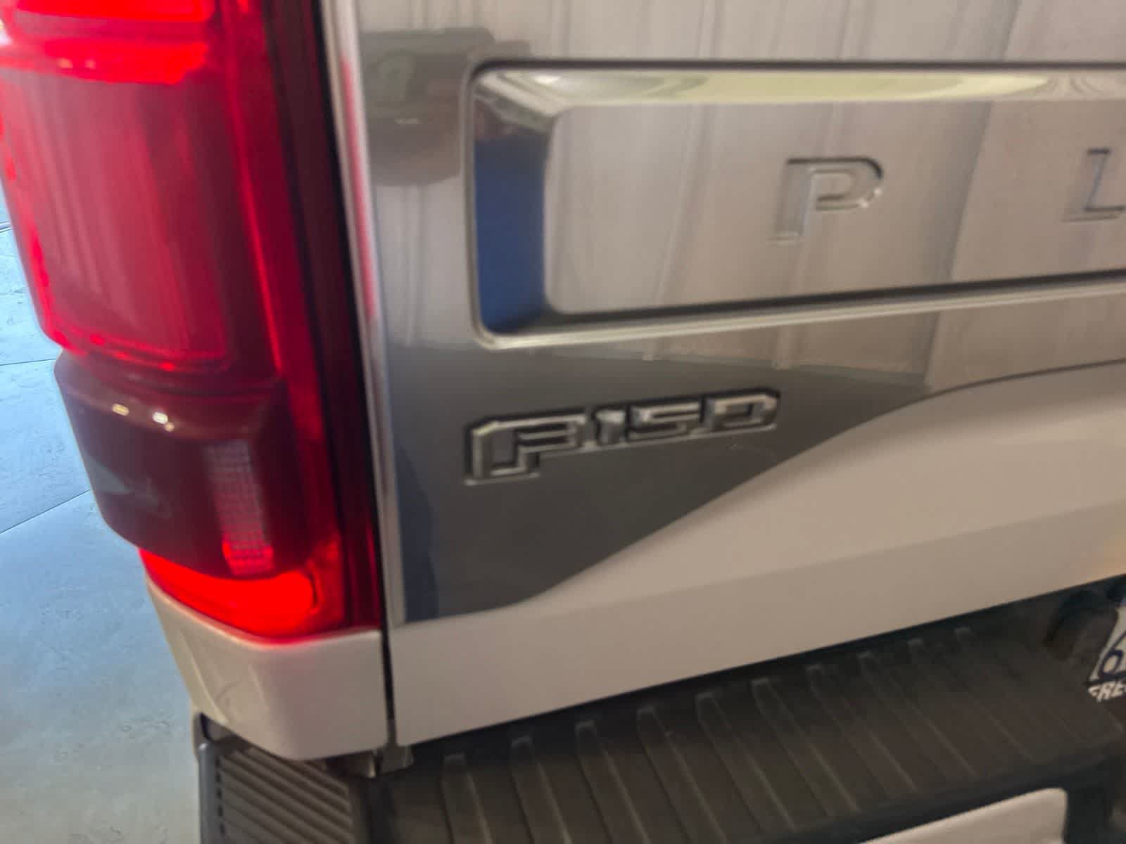 Used 2017 Ford F150 Platinum w/ Equipment Group 701A Luxury AWD/4WD image 14