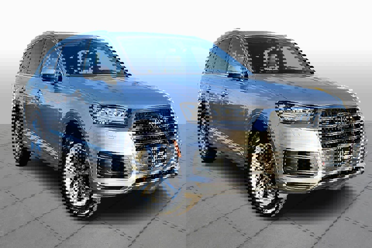 Used 2017 Audi Q7 3.0T Premium Plus image 2