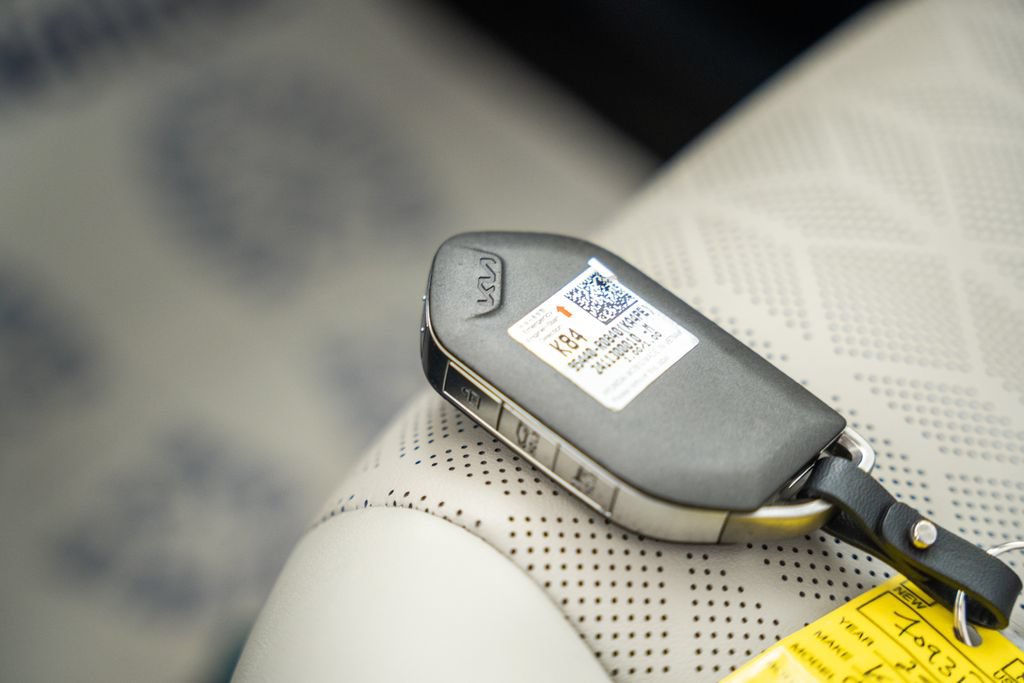 Used 2025 Kia Carnival SX FWD image 50