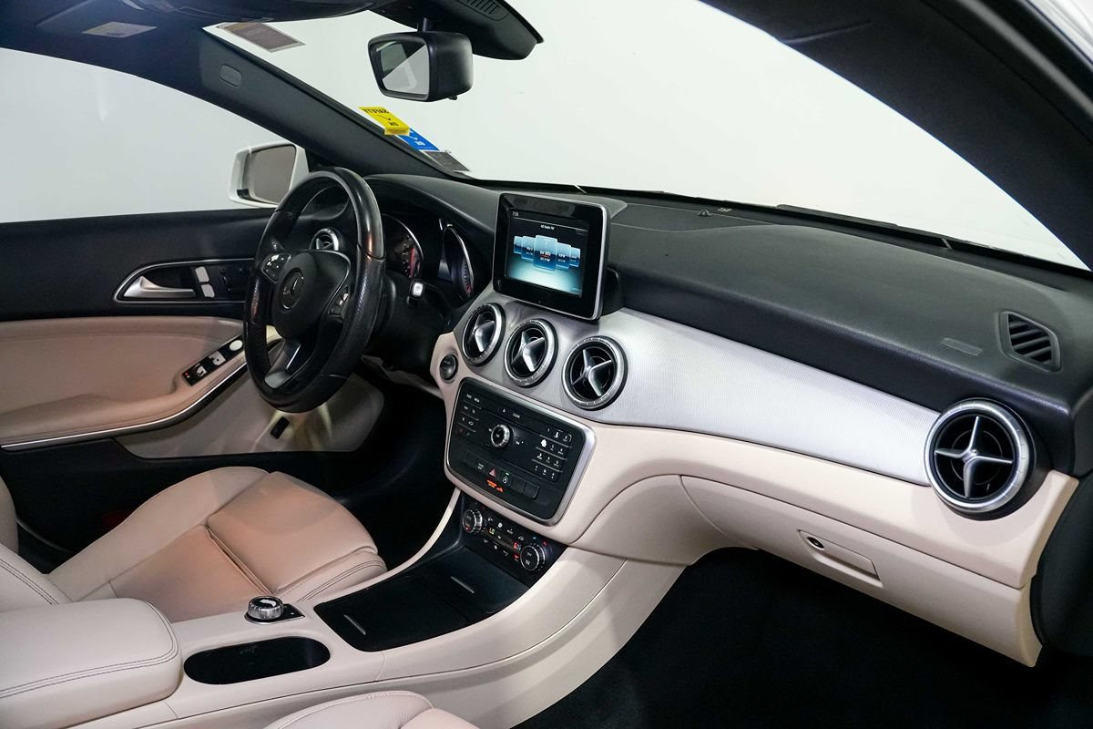 Used 2016 Mercedes-Benz CLA 250 image 18