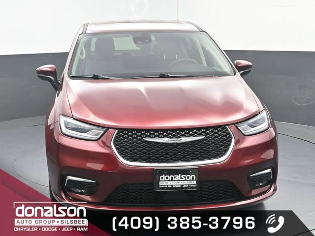 Used 2023 Chrysler Pacifica Touring-L image 3