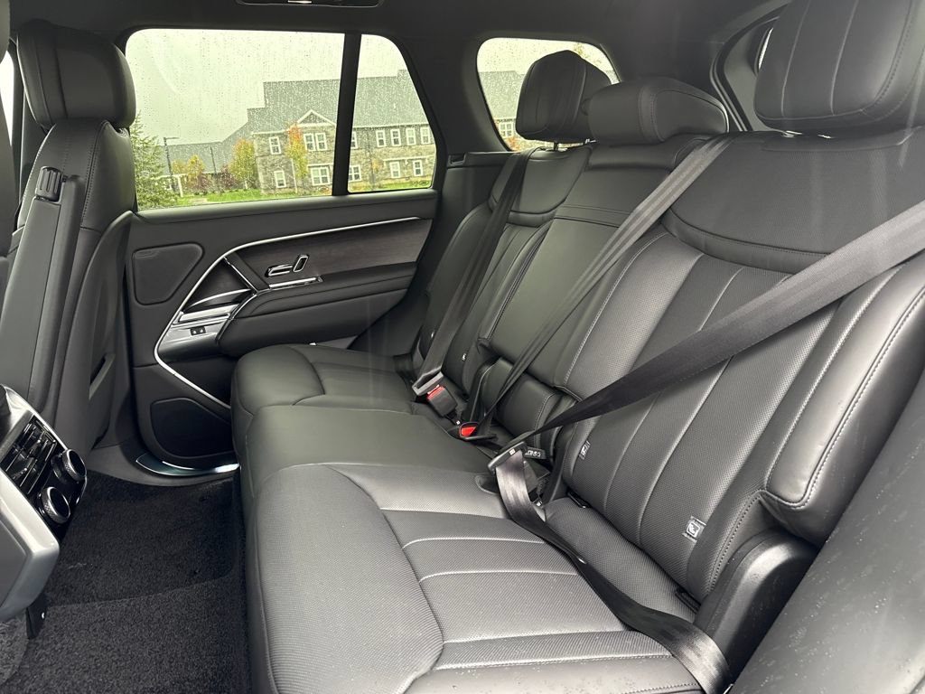 New 2025 Land Rover Range Rover SE AWD/4WD image 14