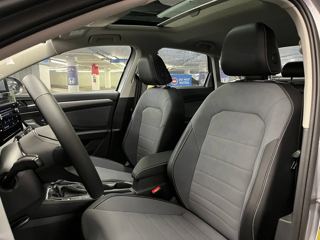 New 2027 Volkswagen Jetta SE FWD image 17