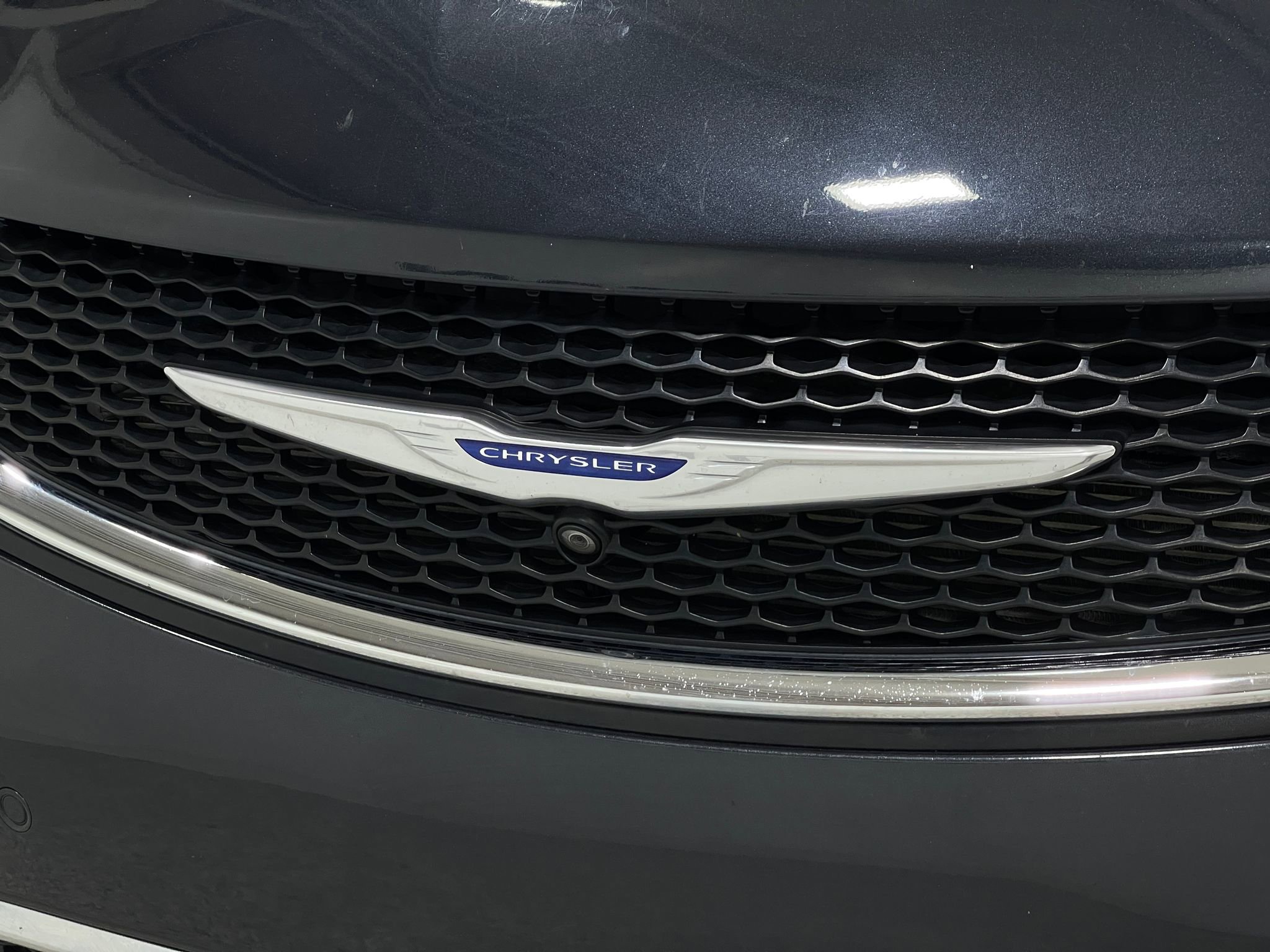 Used 2019 Chrysler Pacifica Touring-L Plus w/ Advanced Safetytec Group FWD image 40