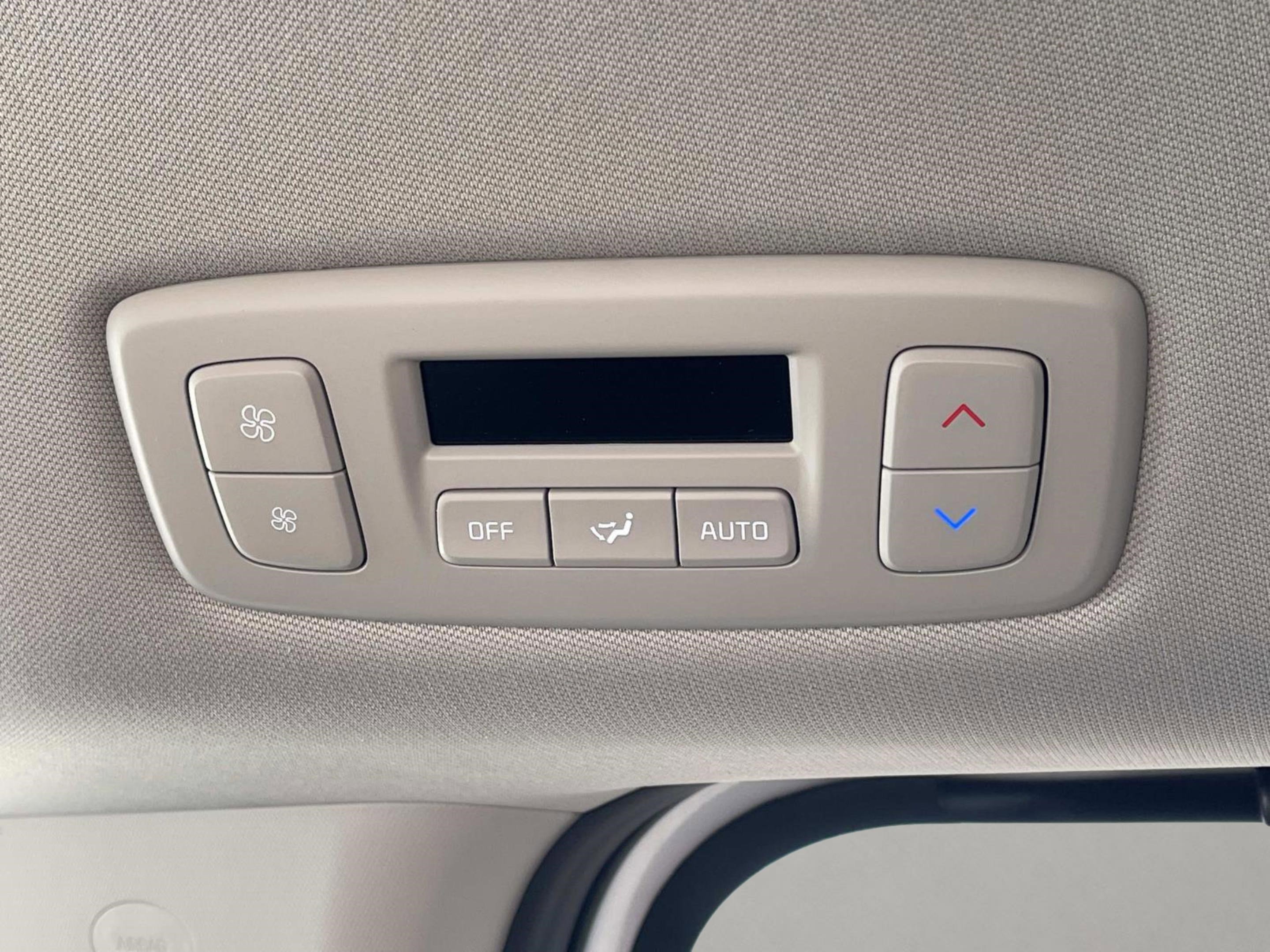 New 2026 Kia Carnival EX image 18