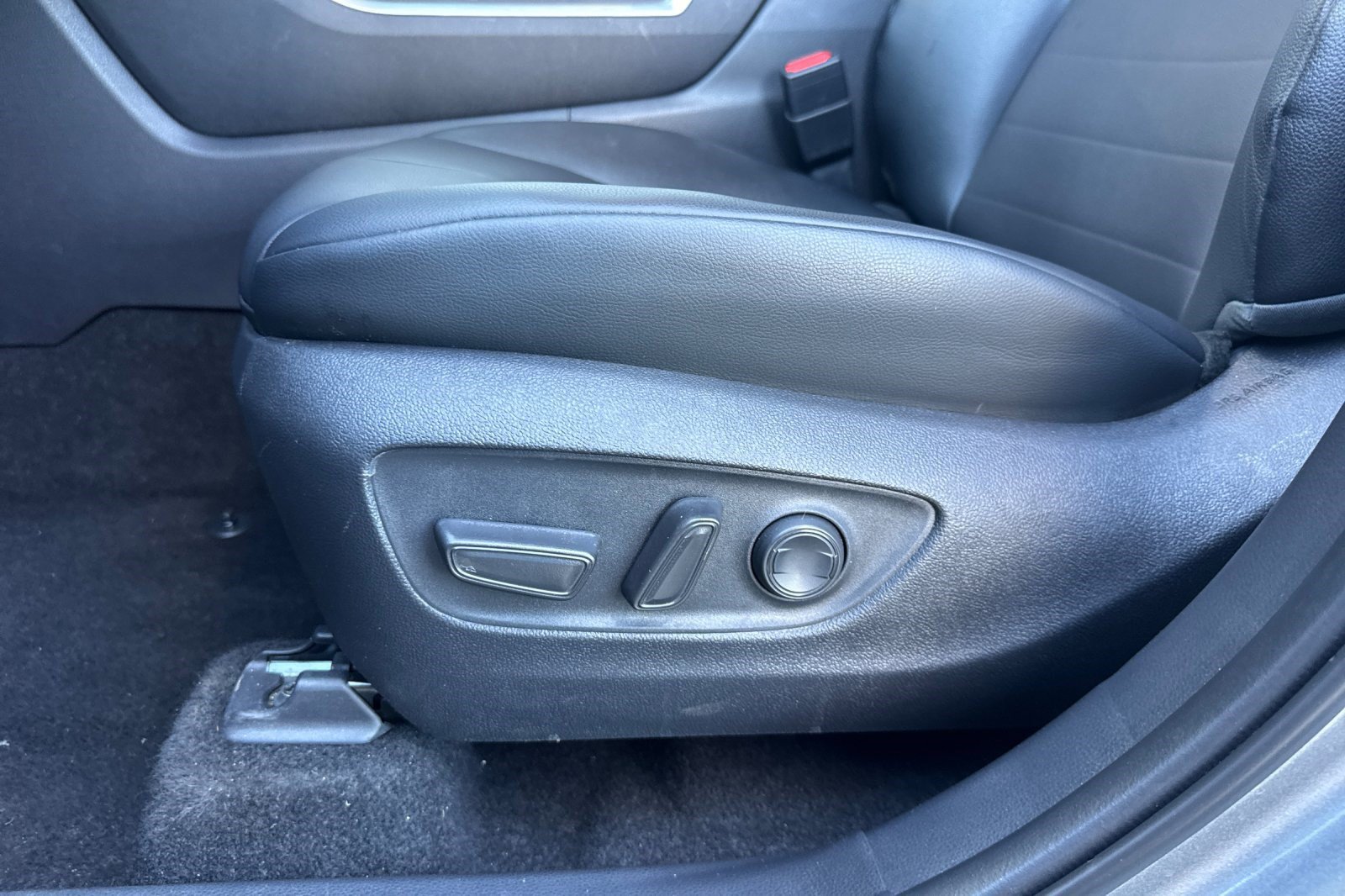 Used 2026 Toyota Highlander XLE AWD/4WD image 15