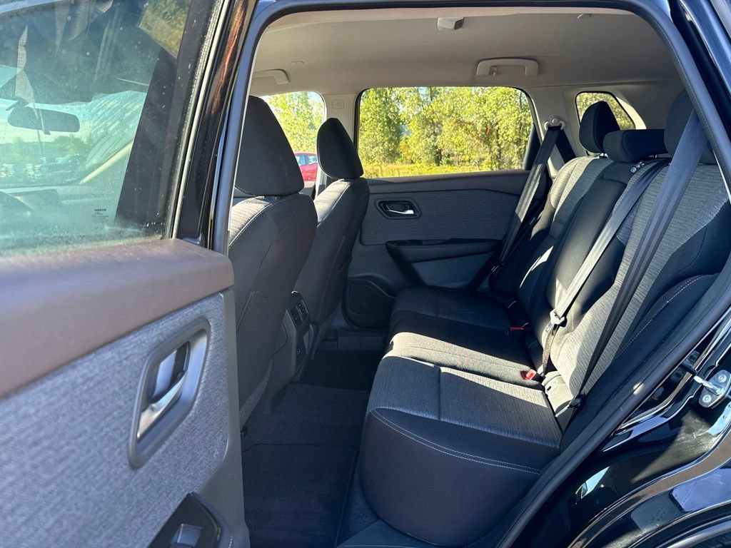 Used 2023 Nissan Rogue SV AWD/4WD image 20