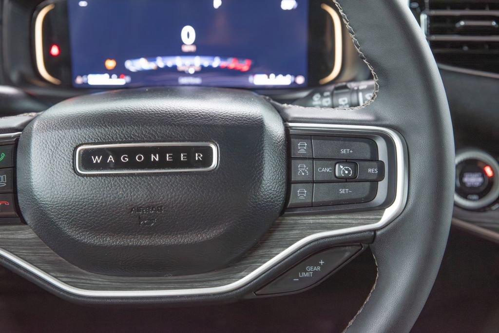 Used 2024 Jeep Wagoneer L Series II w/ Flexible Seating Group RWD image 30