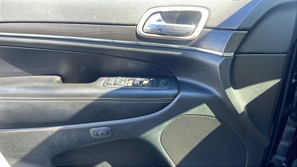 Used 2015 Jeep Grand Cherokee Limited image 27