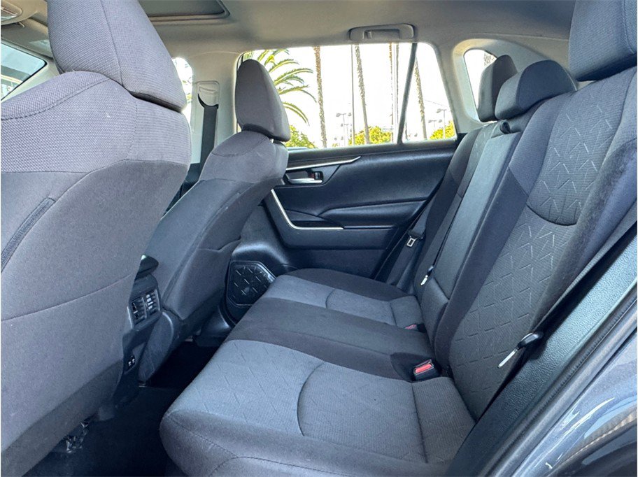 Used 2019 Toyota RAV4 XLE AWD/4WD image 21