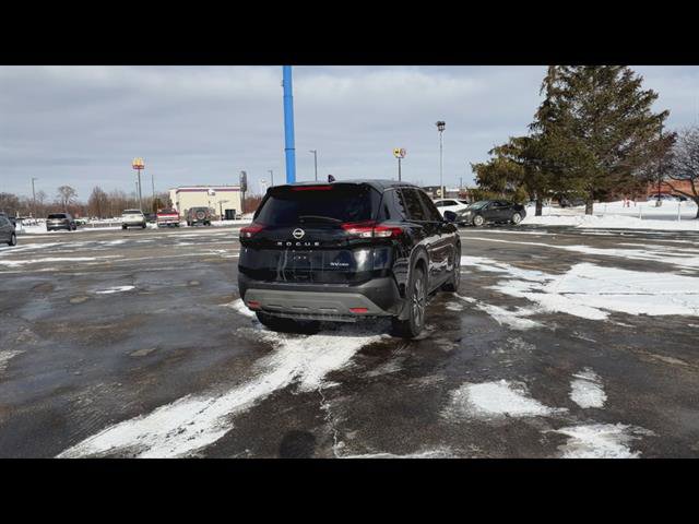 Used 2023 Nissan Rogue SV image 29