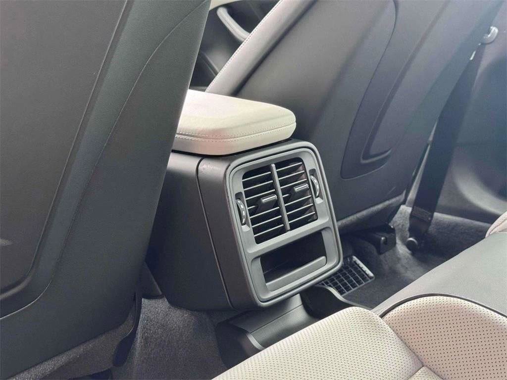 New 2025 Porsche Taycan image 73