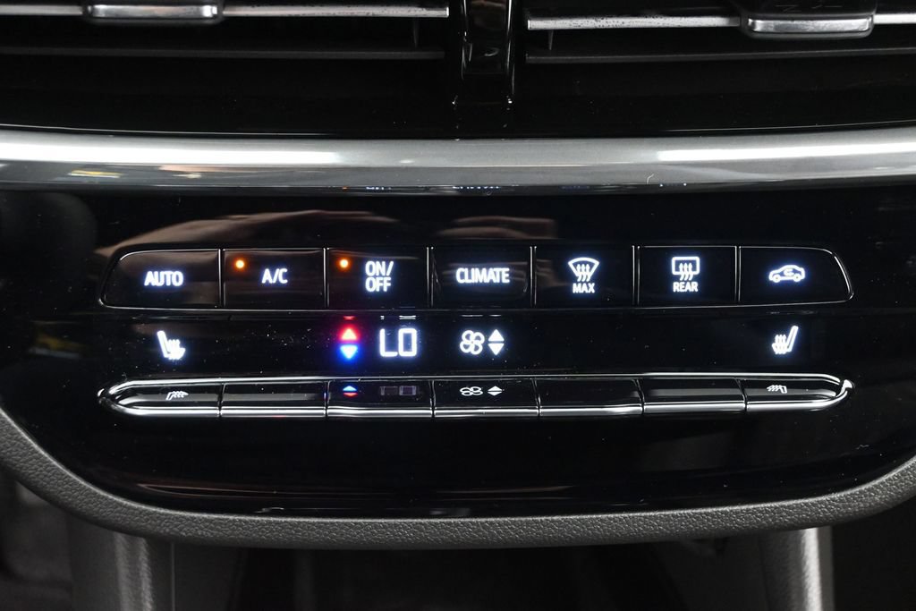 New 2026 Buick Envista Sport Touring FWD image 18