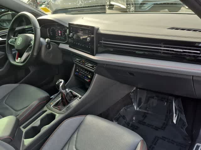 Used 2025 Volkswagen Jetta GLI Autobahn FWD image 21