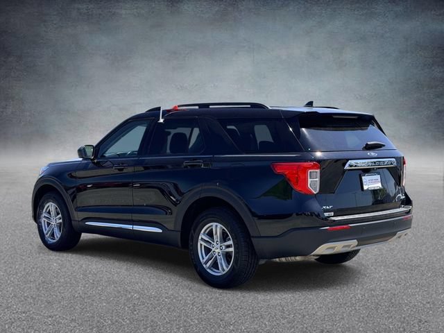 Used 2023 Ford Explorer XLT w/ Equipment Group 202A AWD/4WD image 4