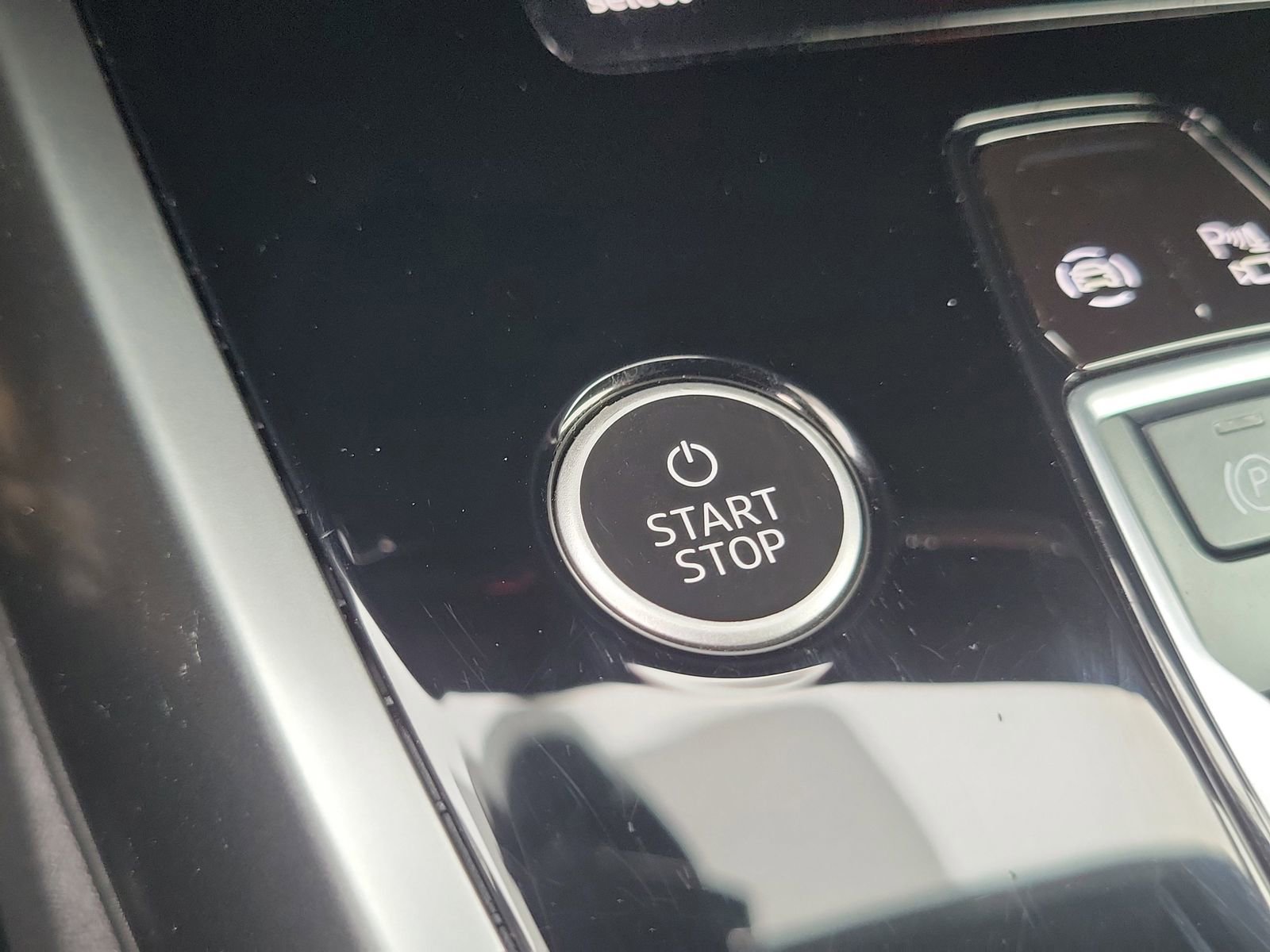 Used 2023 Audi Q4 e-tron Premium Plus w/ Premium Plus image 24