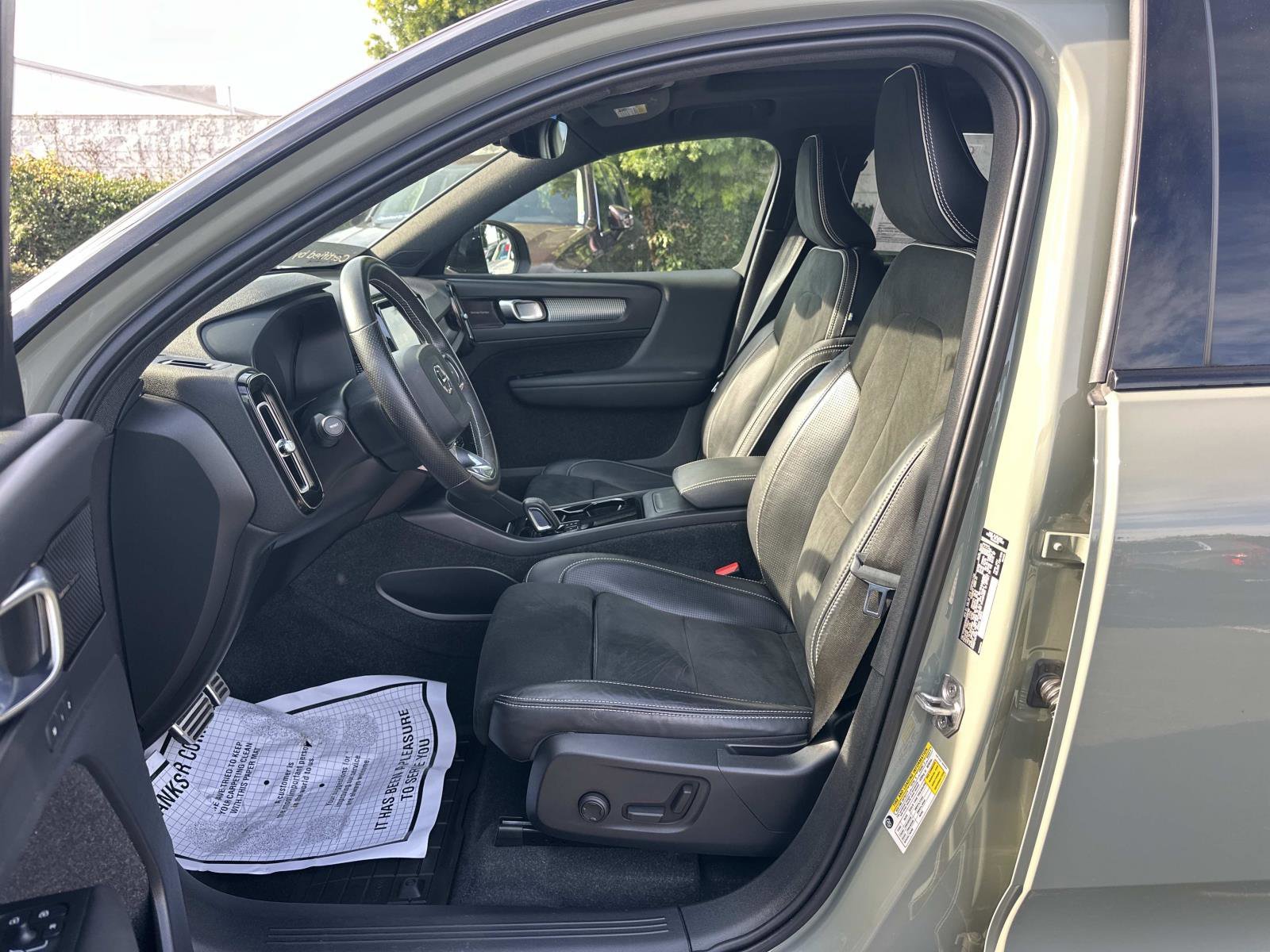 Certified 2021 Volvo XC40 P8 Recharge w/ Advanced Package image 17