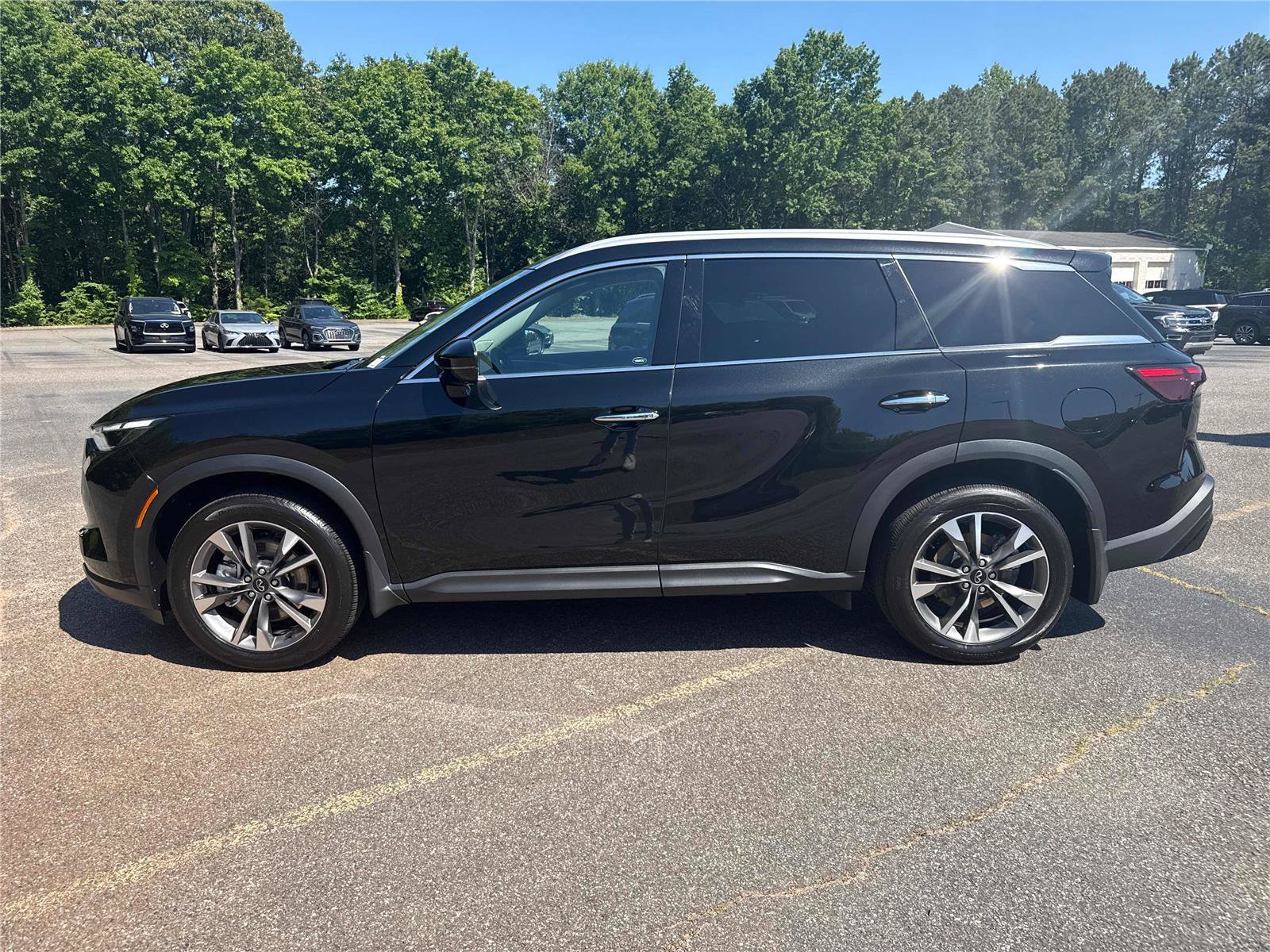 Used 2025 INFINITI QX60 Luxe AWD/4WD image 9