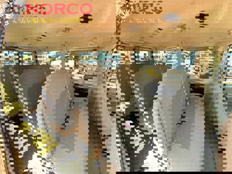 Used 2013 Ford E-350 and Econoline 350 XLT image 3