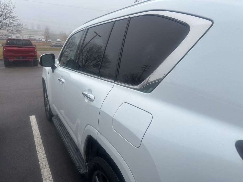 Used 2022 Lexus LX 600 F Sport image 18