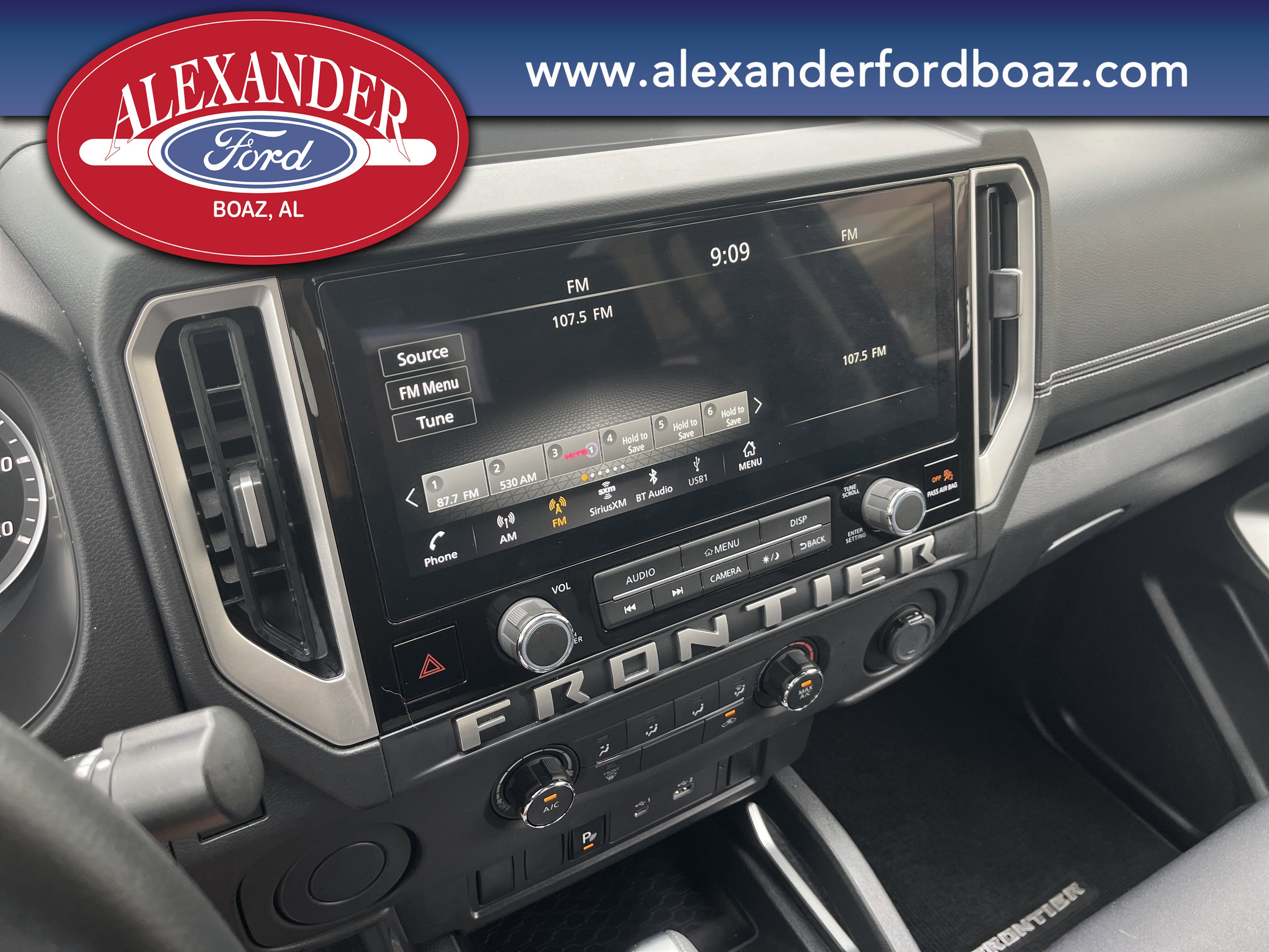 Used 2025 Nissan Frontier SV image 26