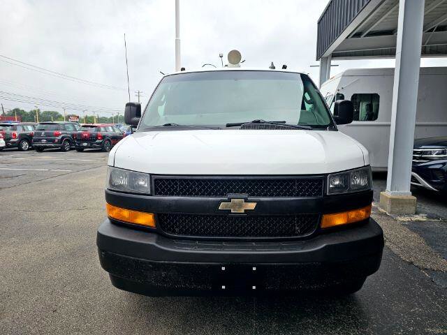 Used 2018 Chevrolet Express 2500 w/ Driver Convenience Package image 2