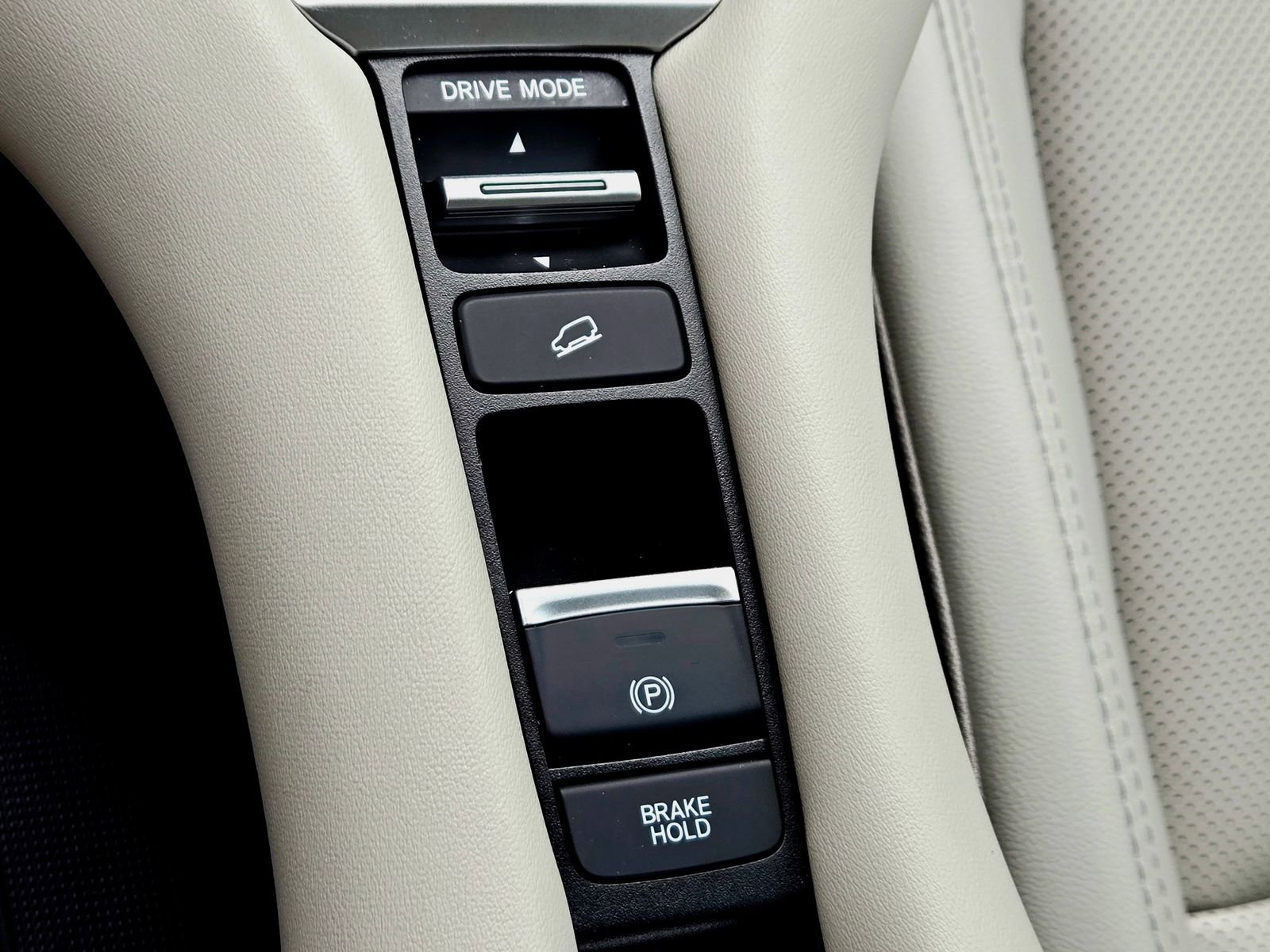 Used 2025 Honda HR-V EX-L image 21