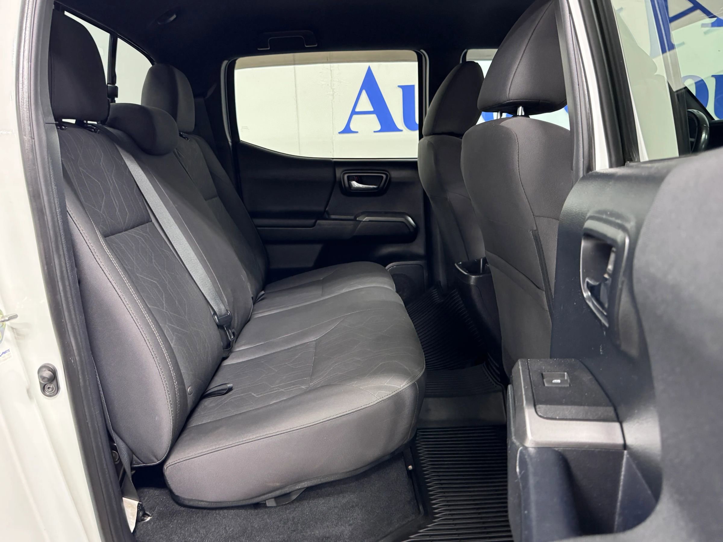 Used 2016 Toyota Tacoma TRD Off-Road w/ Towing Package AWD/4WD image 15