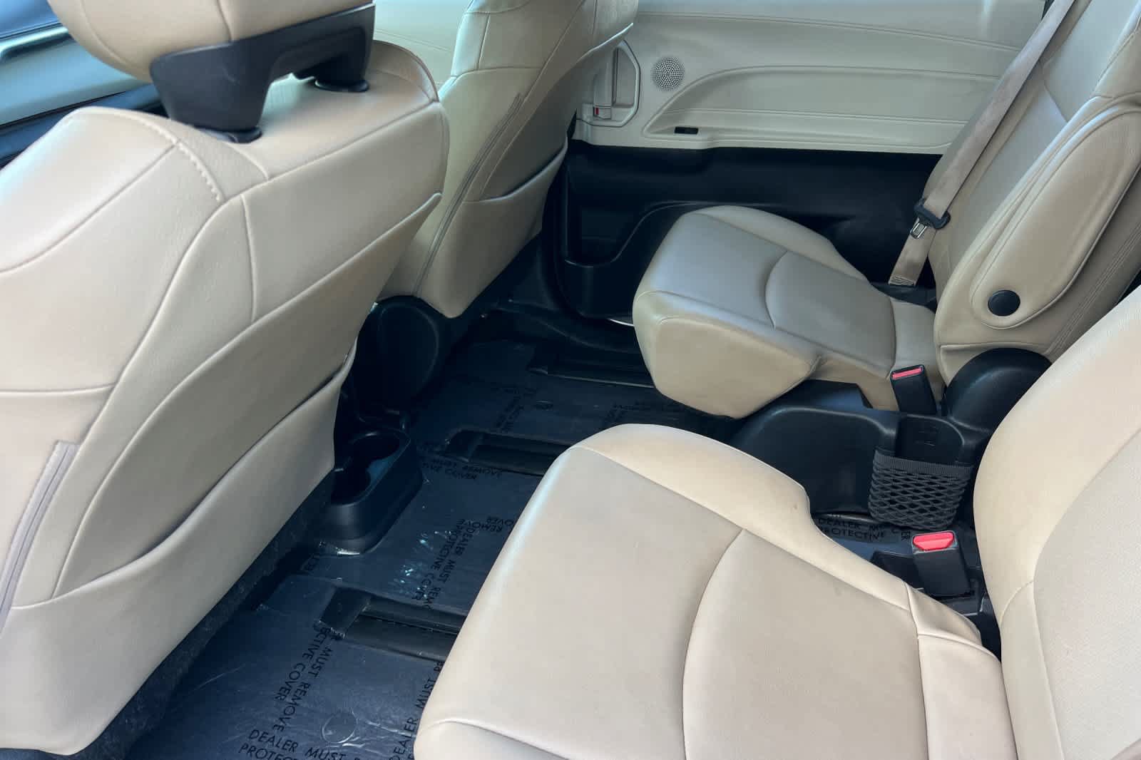 Certified 2022 Toyota Sienna XLE FWD image 4