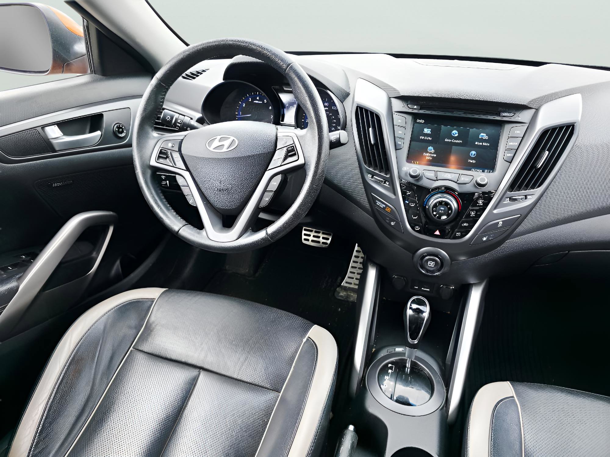 Used 2013 Hyundai Veloster Turbo FWD image 18