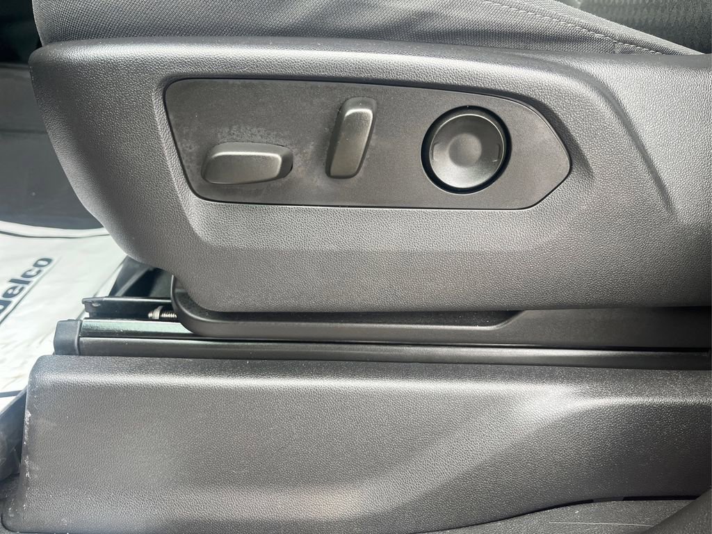 Used 2023 Chevrolet Silverado 1500 LT w/ Convenience Package II image 16