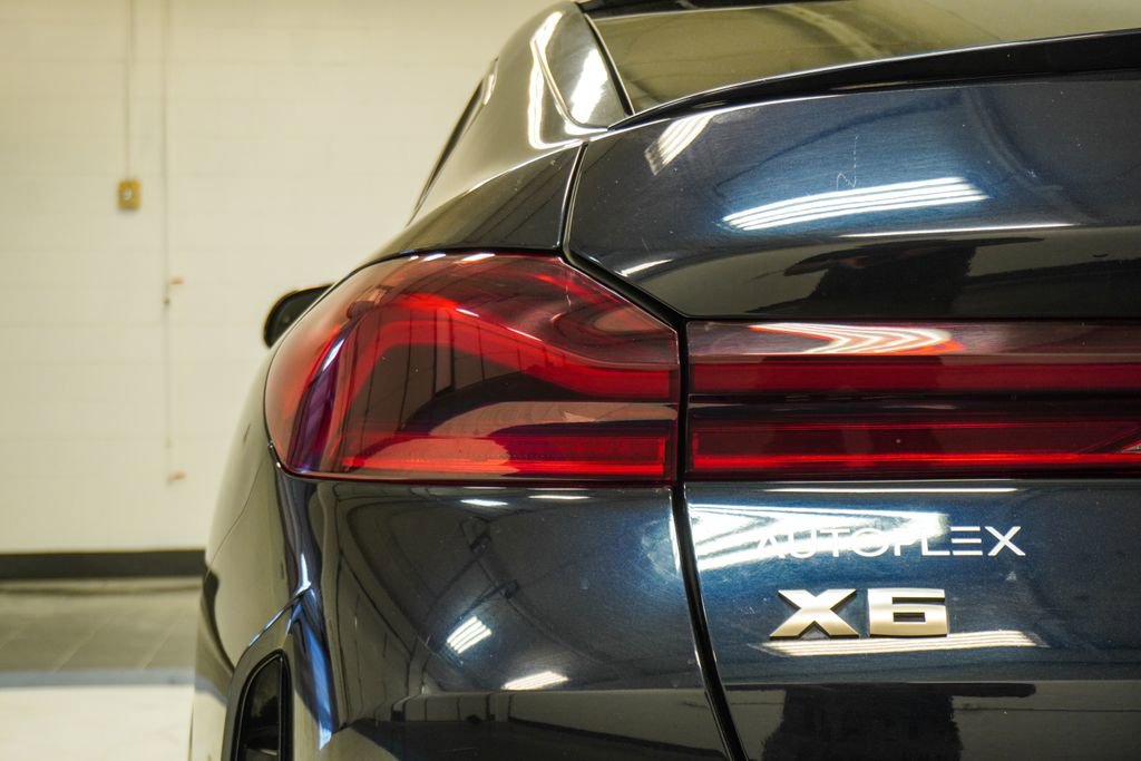 Used 2021 BMW X6 M50i w/ Executive Package image 43