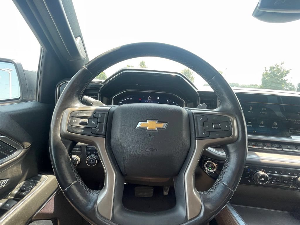 Used 2022 Chevrolet Silverado 1500 High Country w/ High Country Premium Package AWD/4WD image 13