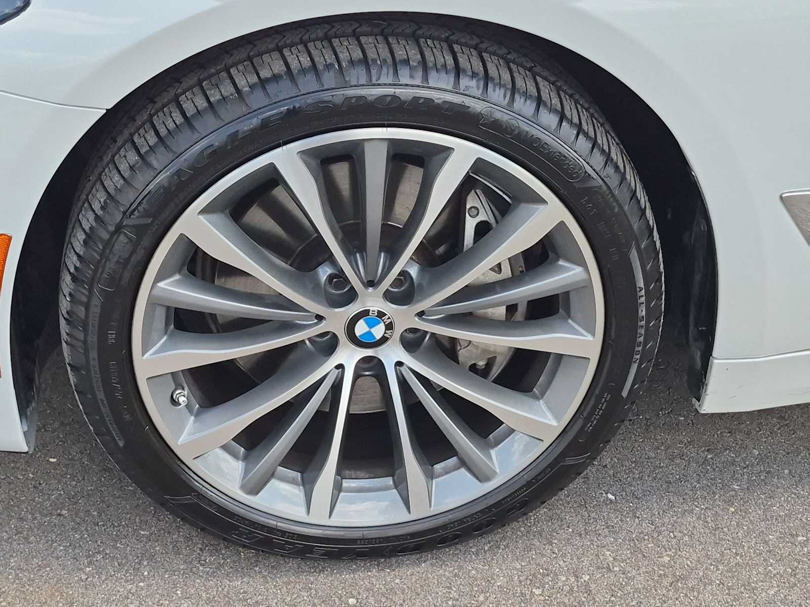 Used 2023 BMW 540i xDrive w/ Premium Package AWD/4WD image 13
