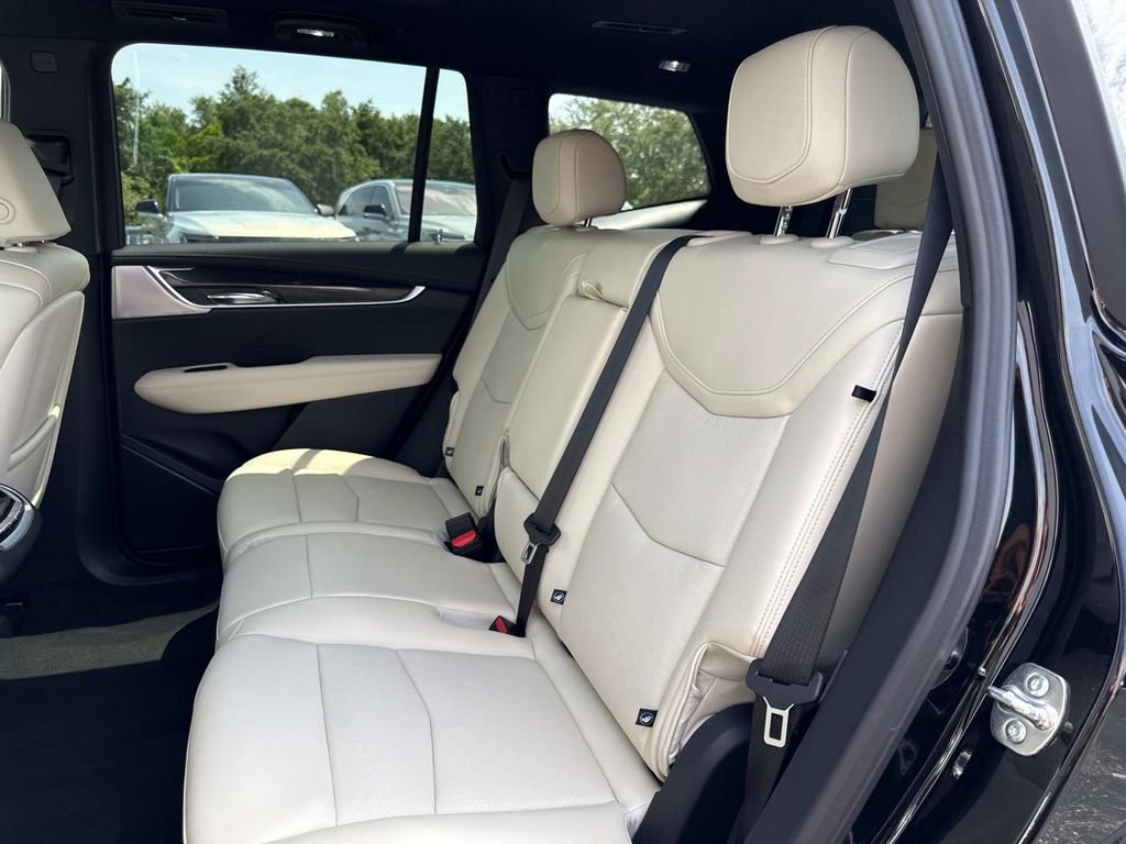 New 2025 Cadillac XT6 Sport w/ Technology Package image 14