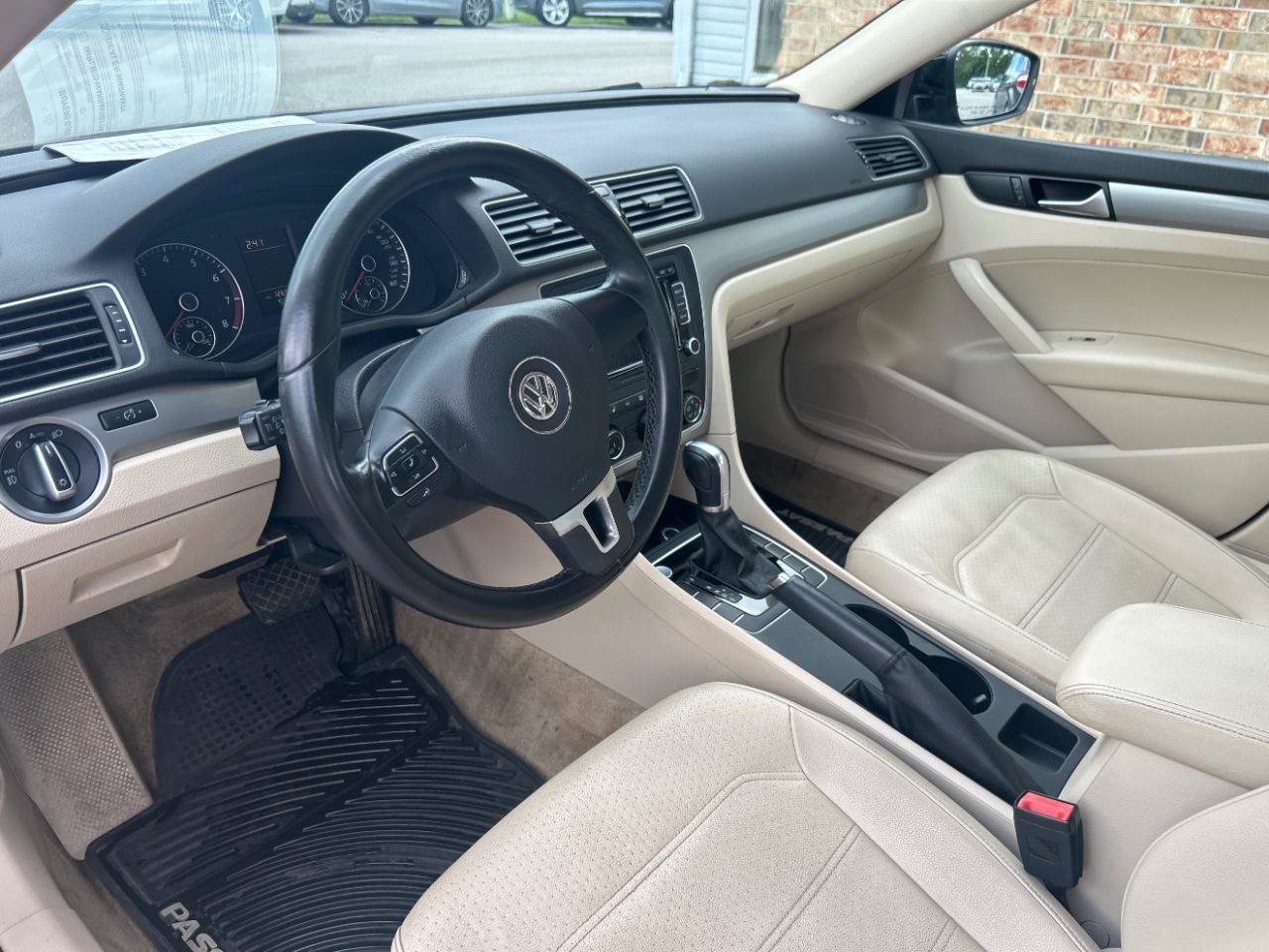 Used 2015 Volkswagen Passat 1.8T Limited Edition FWD image 17
